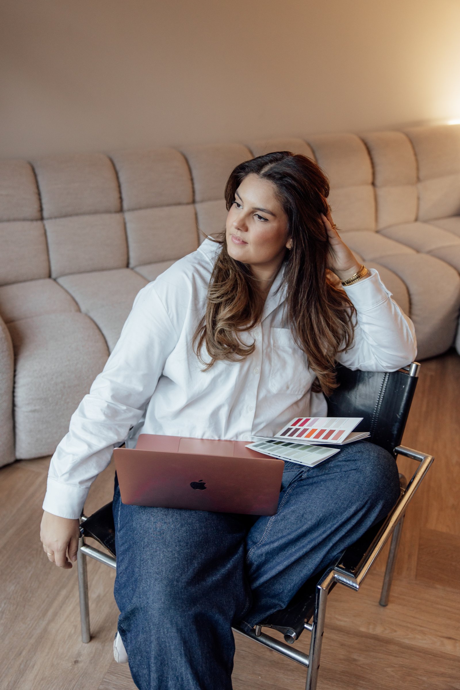 Rachel Tiesma aan het werk, Atelumé