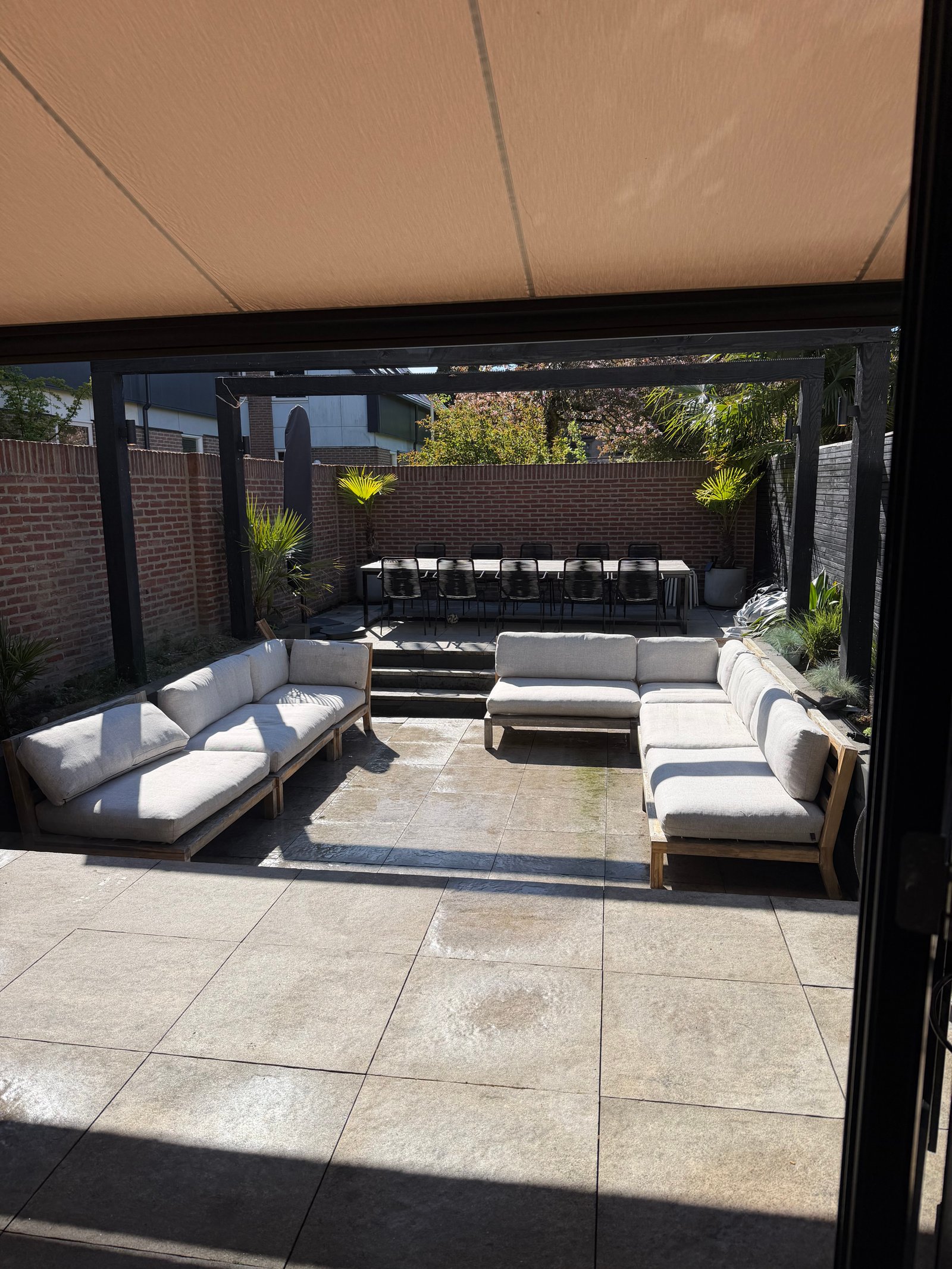 Buitenruimte met loungeset, Atelumé
